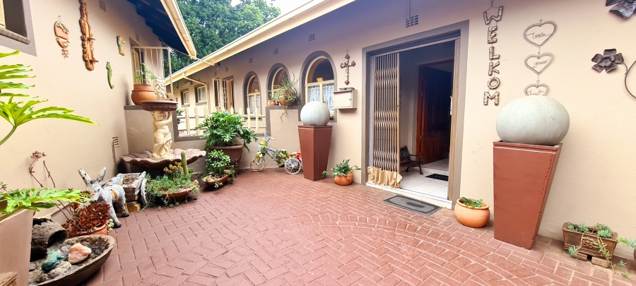 3 Bedroom Property for Sale in Safari Gardens North West